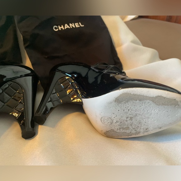 CHANEL PATENT LEATHER WEDGE SHOES - Picture 4 of 12